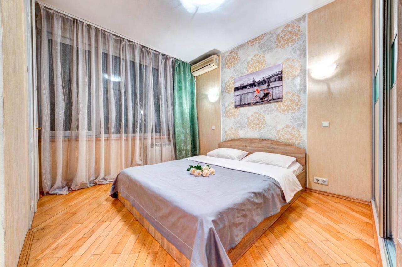 Apartments Of Bogdan Khmelnitsky Kyiv Exterior photo