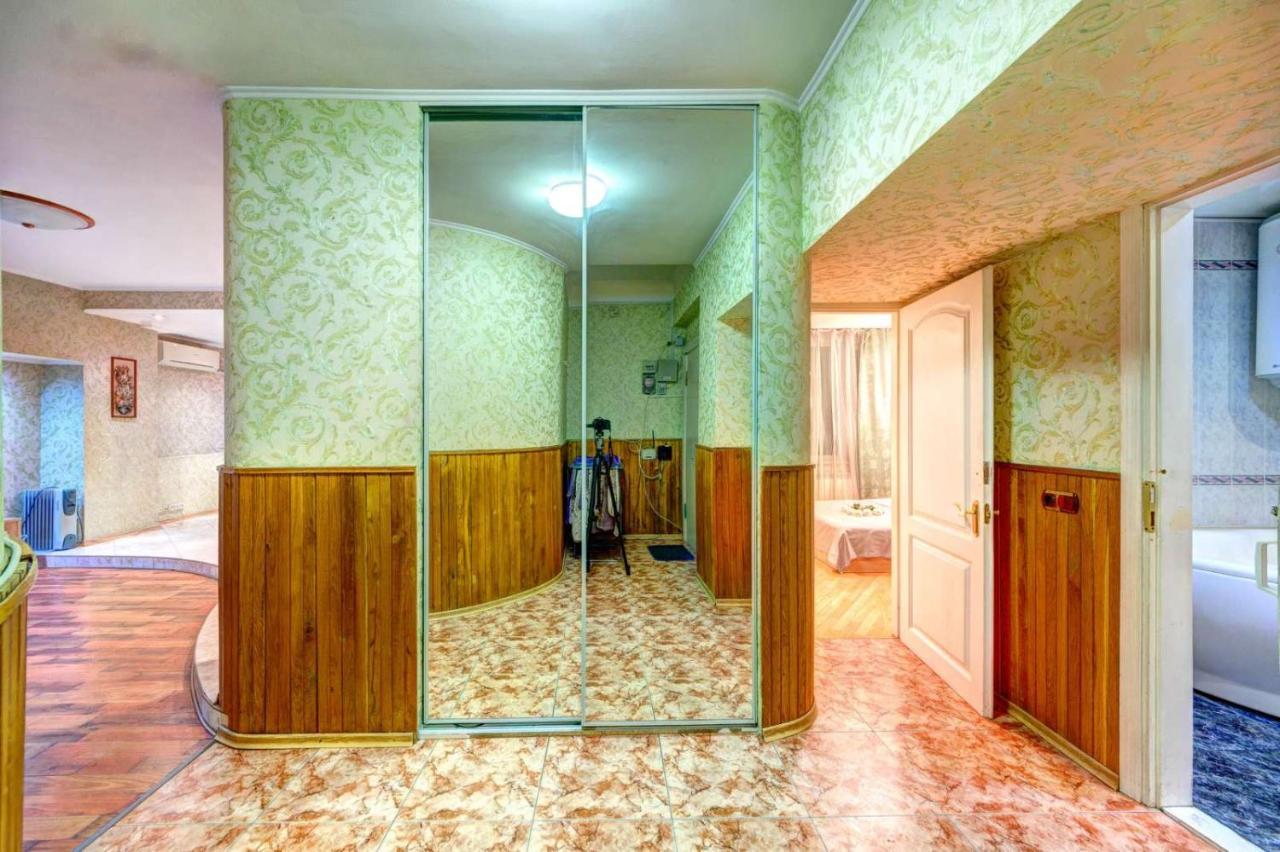 Apartments Of Bogdan Khmelnitsky Kyiv Exterior photo